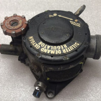 WWII B-17 Flying Fortress Diluter Demand Oxygen Regulator WWII B-17 Flying Fortress Diluter Demand Oxygen Regulator